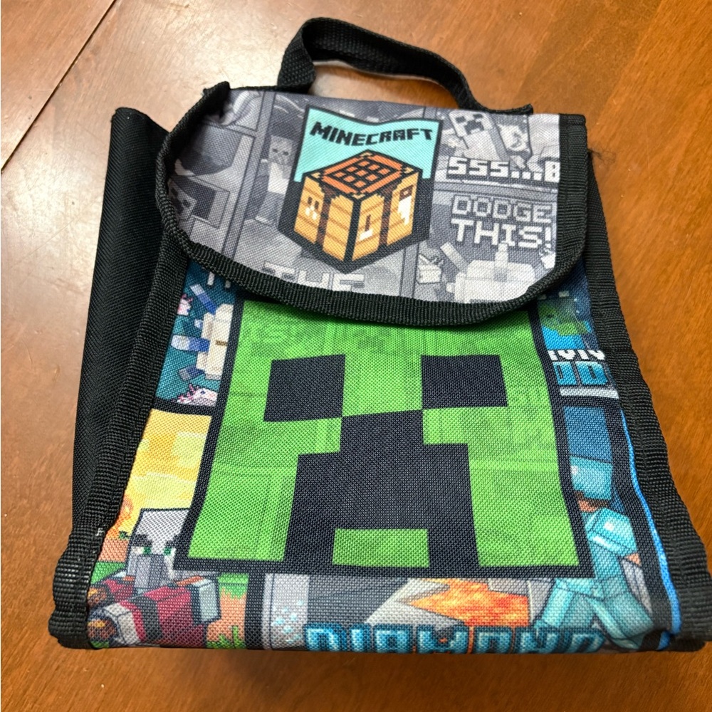 Amazon Minecraft Creeper Lunch Bag - Green and Black